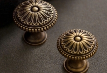 BỘ SƯU TẬP HỆ TAY NẮM TỦ ĐỒNG GIẢ CỔ HOT NHẤT 2025