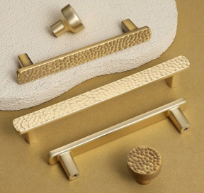 Tay nắm Tủ Vân Búa Mã 5595 - Màu Vàng