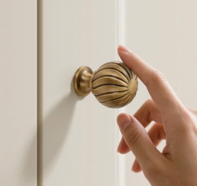 Tay nắm Tủ đồng Thau Cao Cấp Cổ điển TN6728