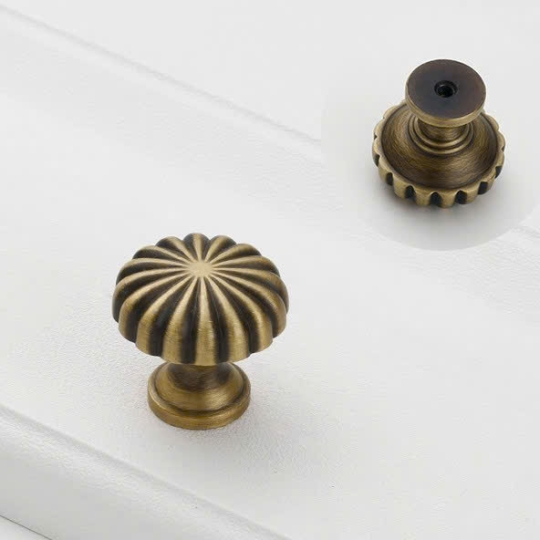 Tay Núm Đồng thau kiểu Pháp Retro  8552