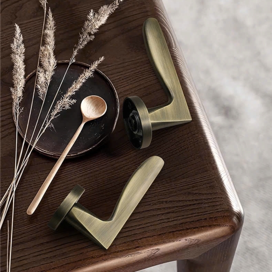 Khóa cửa Phòng Mã 58 F671 - Màu Rêu