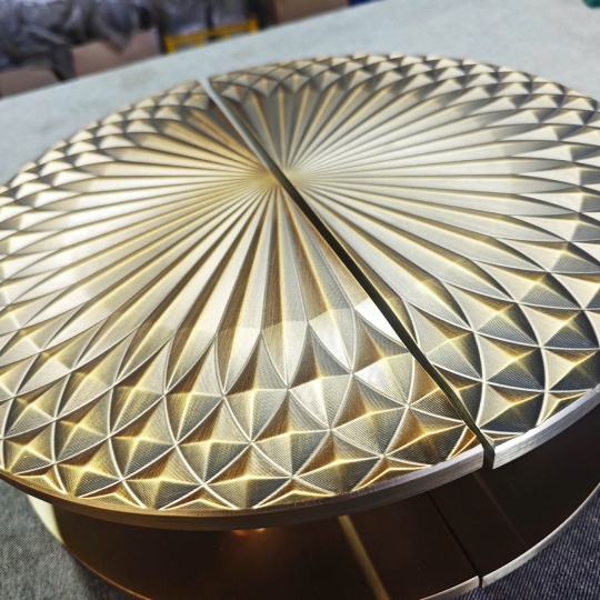 TAY NẮM ĐẠI SẢNH DẠNG BÁN NGUYỆT  - HOA VĂN ĐỒNG TÂM DẬP NỔI