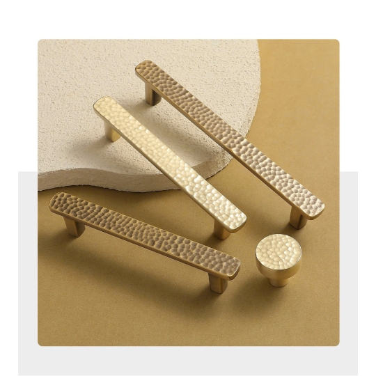 Tay nắm Tủ Vân Búa Mã 5595 - Màu Vàng