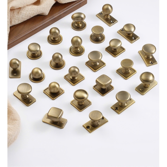 Tay nắm Núm Tủ Đồng Pháp kèm đế