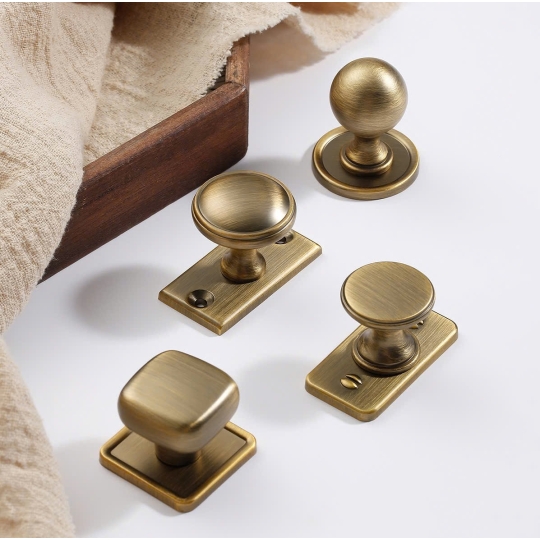 Tay nắm Núm Tủ Đồng Pháp kèm đế