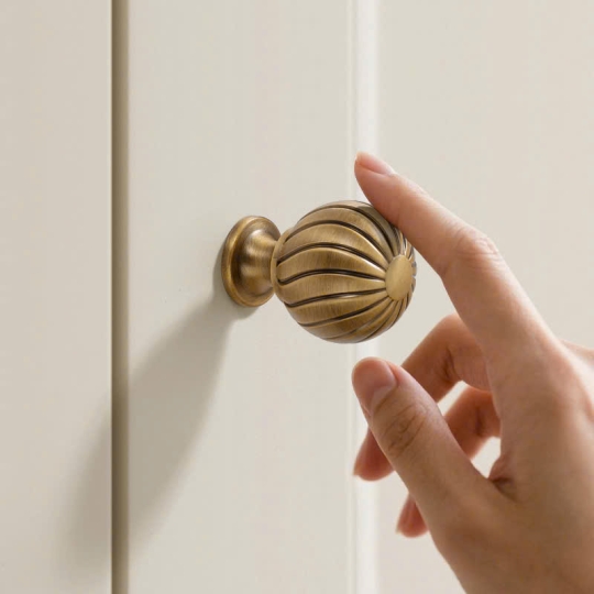 Tay nắm Tủ đồng Thau Cao Cấp Cổ điển TN6728