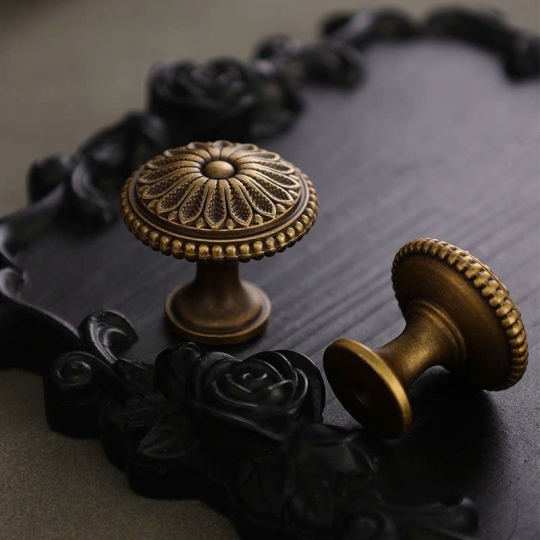 Tay Núm đồng Hoa Cúc màu Rêu