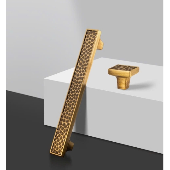 Tay nắm Tủ bằng  đồng Vân Búa Kiểu Pháp hiện đại Mã 19024 - Màu đồng Pháp