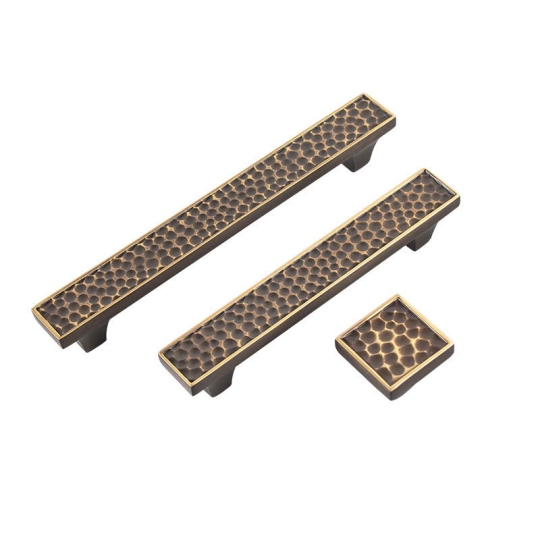 Tay nắm Tủ bằng  đồng Vân Búa Kiểu Pháp hiện đại Mã 19024 - Màu đồng Cổ