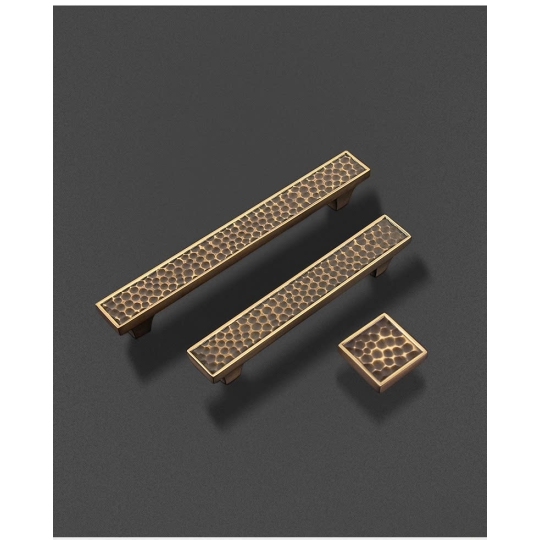 Tay nắm Tủ bằng  đồng Vân Búa Kiểu Pháp hiện đại Mã 19024 - Màu đồng Cổ