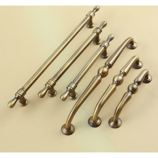 Tay nắm Màu đồng kiểu Pháp Mã F639