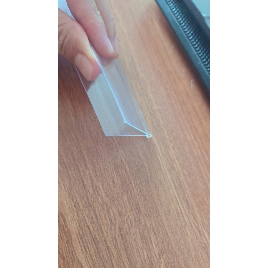 NẸP NHỰA PVC TRONG SUỐT BẢN 42 ( DÙNG TRONG HỆ KỆ SIÊU THỊ)