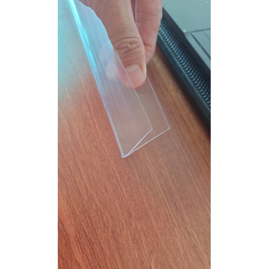 NẸP NHỰA PVC TRONG SUỐT BẢN 42 ( DÙNG TRONG HỆ KỆ SIÊU THỊ)